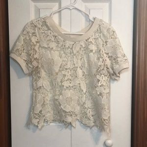 White lace pattern T-shirt